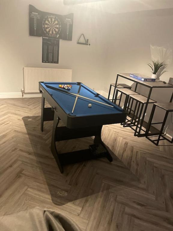 Quirky In The Centre Of With A Hot Tub Penrith