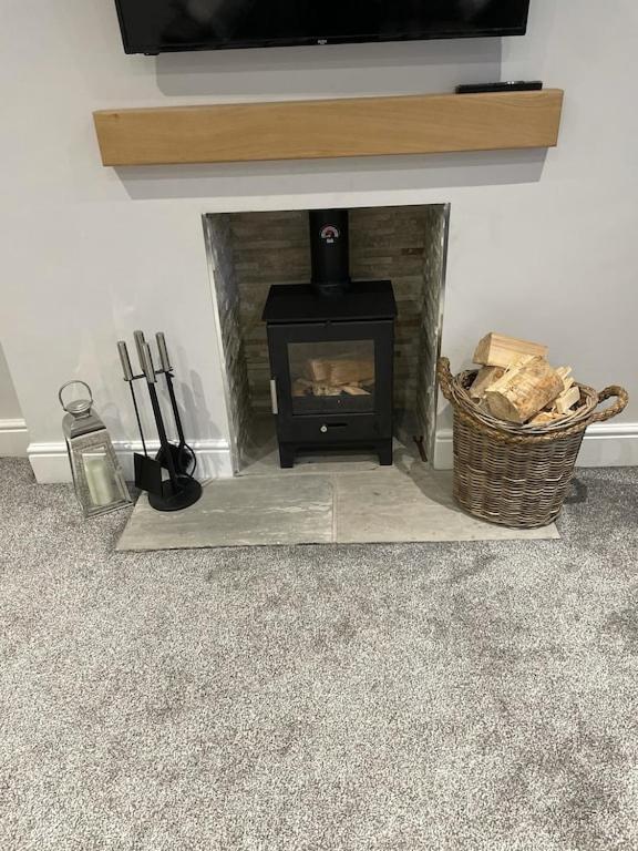 Quirky In The Centre Of With A Hot Tub * Penrith
